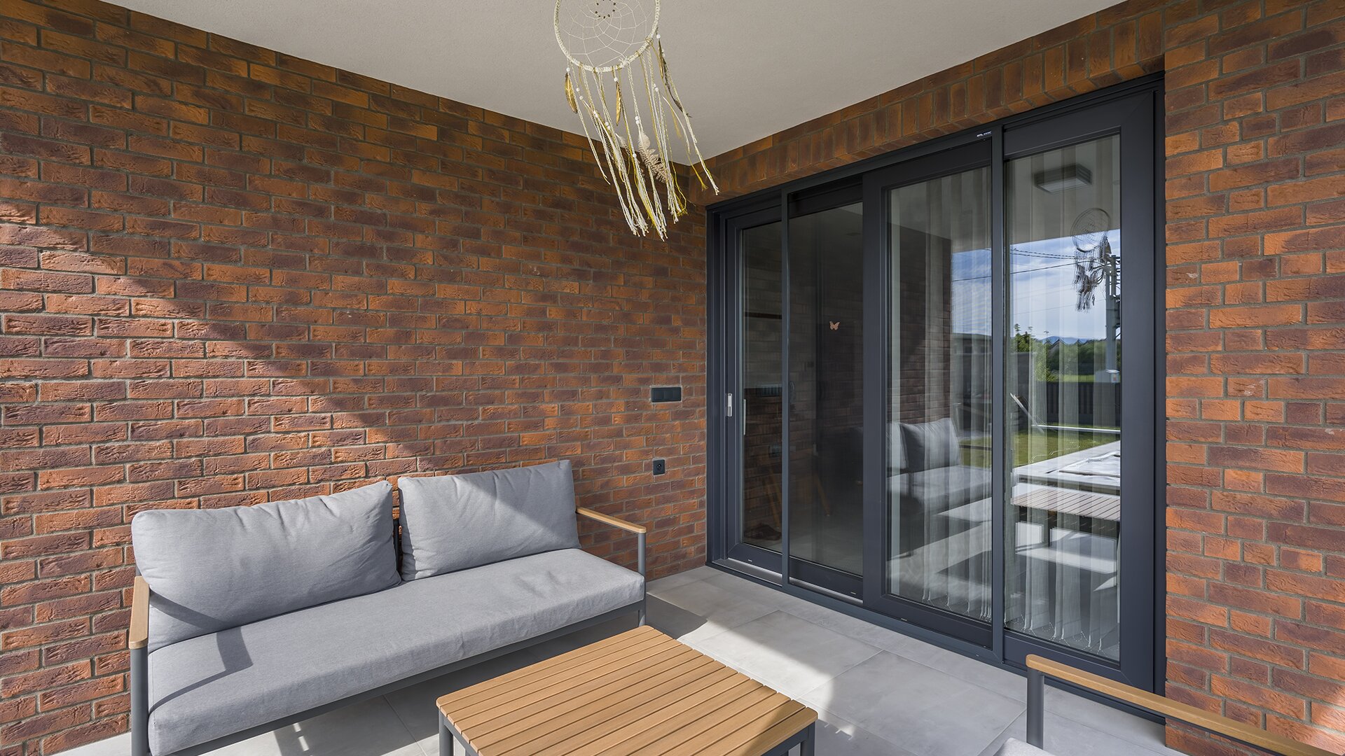Custom-made insect screens for windows and doors that last for years Custom-made insect screens for windows and doors that last for years
